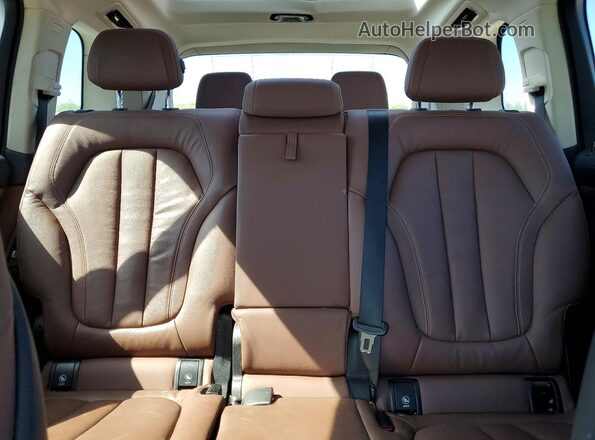 5UXCX4C50KLS35957 2019 BMW X7 Gray Vista de los asientos traseros