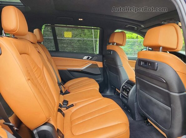 5UXCX4C54KLS38165 2019 BMW X7 Black Вид задньої частини салону