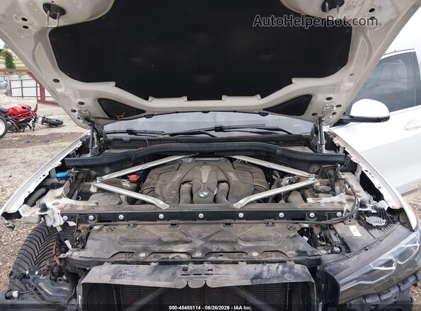 5UXCX4C59KLS35603 2019 BMW X7 White Rear view