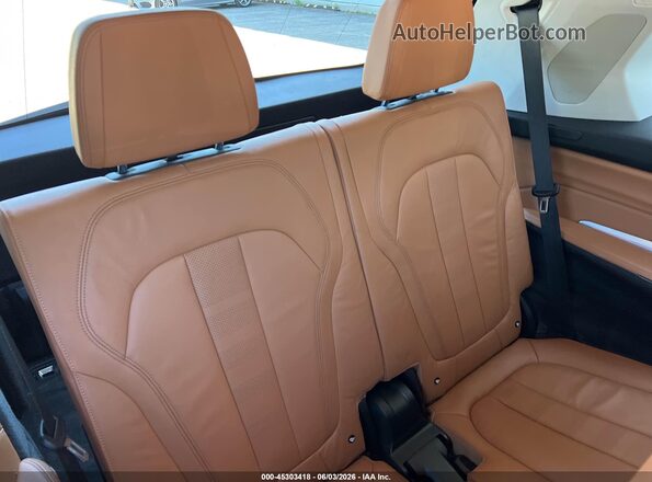 5UXCX4C59KLS38985 2019 BMW X7 White Դիմացի տեսք