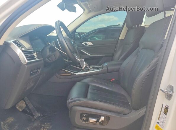 5UXCX4C5XKLS35593 2019 BMW X7 White წინა სალონის ხედი