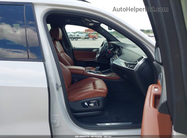 5UXCX6C02L9C38182 2020 BMW X7 White Vista interior delantera