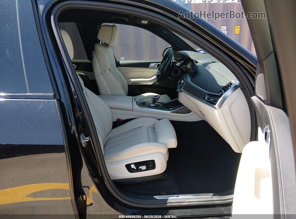 5UXCX6C04L9C03529 2020 BMW X7 Black წინა სალონის ხედი