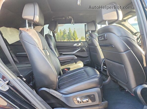 5UXCX6C04M9F03394 2021 BMW X7 Black Widok tylnych siedzeń