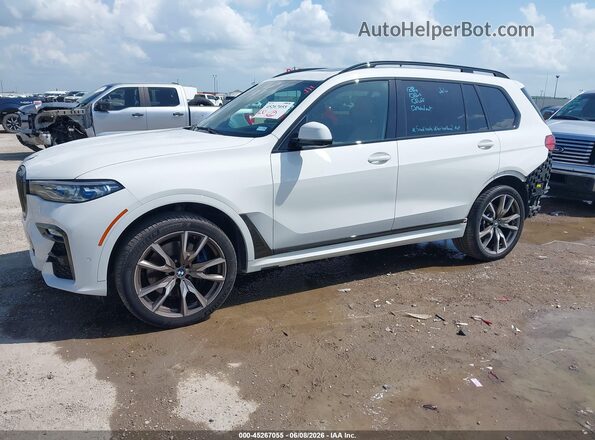 5UXCX6C08M9F47561 2021 BMW X7 Белый Передняя левая четверть
