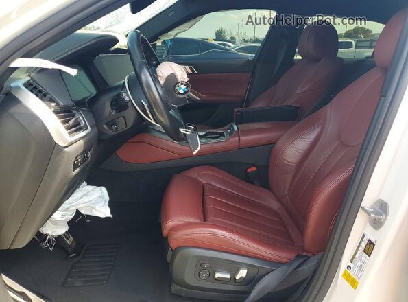 5UXCY4C01M9F28237 2021 BMW X6 White Vista interior delantera