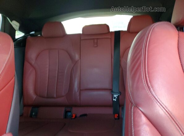 5UXCY4C01M9F28237 2021 BMW X6 White Vista de los asientos traseros