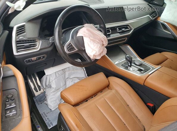 5UXCY8C02M9H68663 2021 BMW X6 Белый Вид панели приборов