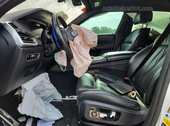 5UXCY8C07M9D95829 2021 BMW X6 White Вид салону спереду