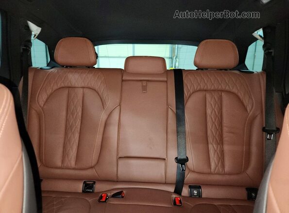 5UXJU4C01LLE45881 2020 BMW X5 Blue Vista de los asientos traseros