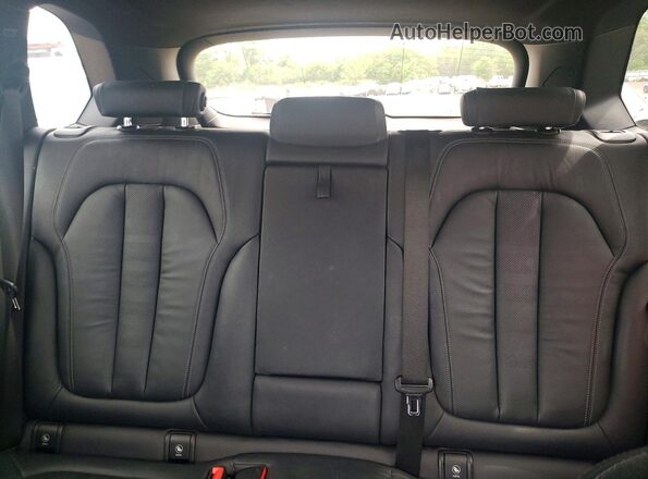 5UXJU4C02L9B93880 2020 BMW X5 Blue Rear seats view