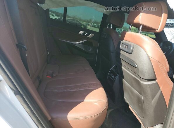 5UXJU4C02L9C19829 2020 BMW X5 White უკანა სალონის ხედი