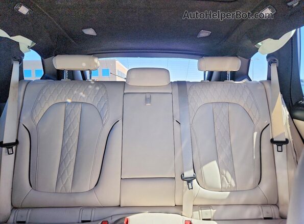 5UXJU4C07M9F17469 2021 BMW X5 Gray Widok tylnych siedzeń