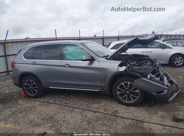 5UXKR0C33H0V71528 2017 BMW X5 Silver Вид задньої частини салону
