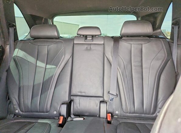 5UXKR0C34H0X79904 2017 BMW X5 Белый Вид задних сидений