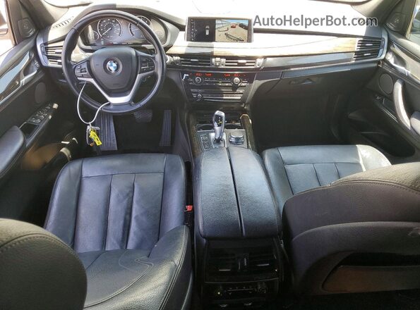 5UXKR0C36H0X81590 2017 BMW X5 White Dashboard view