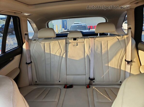 5UXKR0C52G0P31477 2016 BMW X5 White Rear seats view