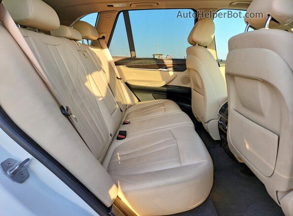 5UXKR0C52G0P31477 2016 BMW X5 White Rear interior view