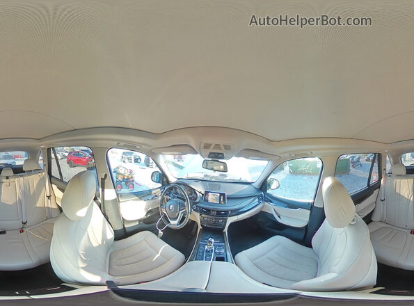 5UXKR0C52G0P31477 2016 BMW X5 White 360 interior view