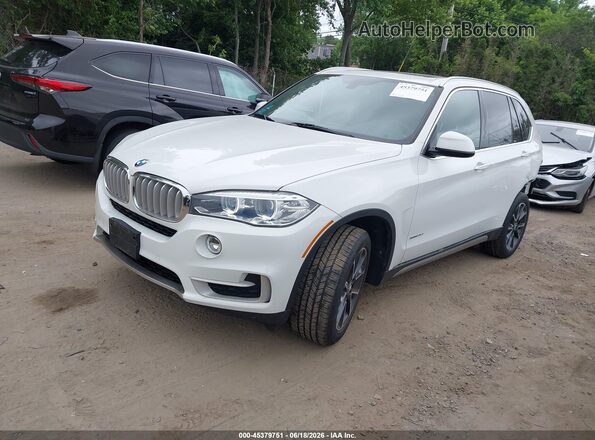 5UXKR0C53JL075554 2018 BMW X5 White წინა მარცხენა ხედი სამი მეოთხედიდან