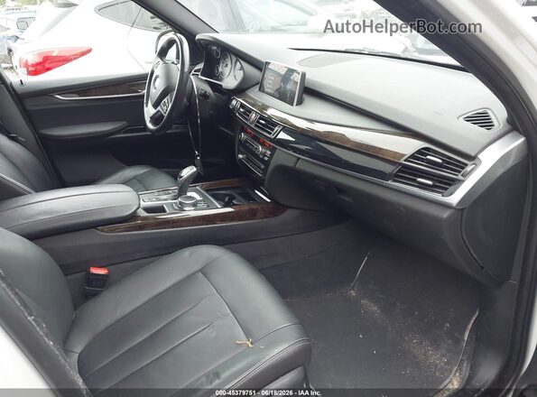 5UXKR0C53JL075554 2018 BMW X5 White წინა სალონის ხედი