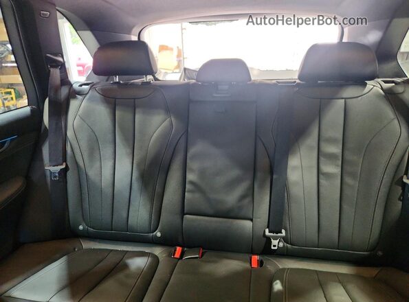 5UXKR0C54JL070203 2018 BMW X5 Black Vista de los asientos traseros