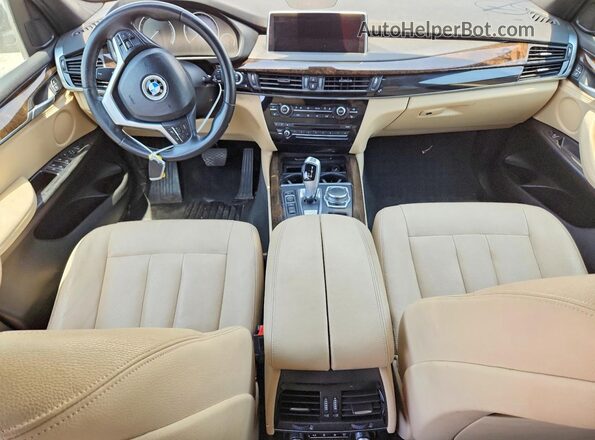 5UXKR0C55H0V65067 2017 BMW X5 White Widok deski rozdzielczej