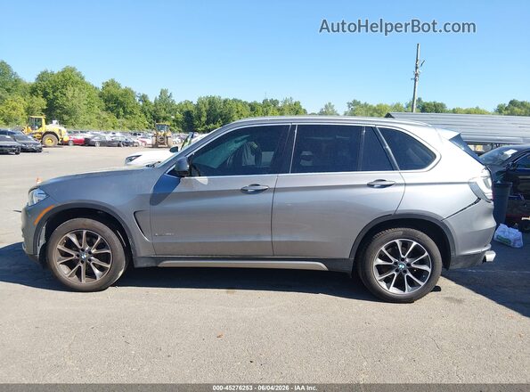 5UXKR0C56JL072437 2018 BMW X5 Black სალონის 360-გრადუსიანი ხედი
