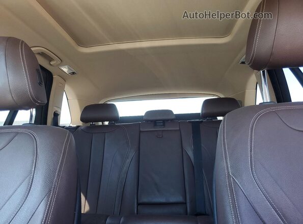 5UXKR0C5XG0P22803 2016 BMW X5 Black Widok tylnych siedzeń