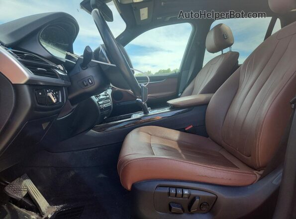 5UXKR0C5XJ0X92258 2018 BMW X5 Черный Вид салона спереди