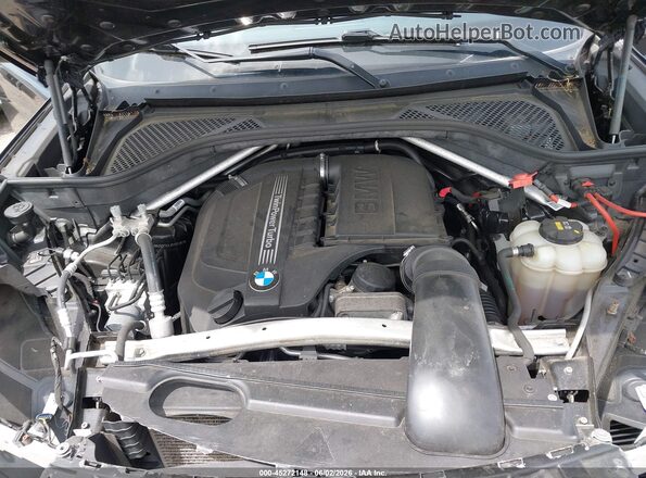 5UXKR0C5XJ0Y05185 2018 BMW X5 Black უკანა ხედი