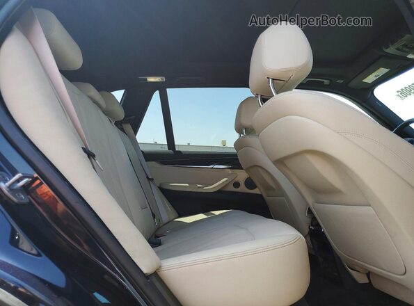 5UXKR2C38H0X04764 2017 BMW X5 Black Widok wnętrza z tyłu
