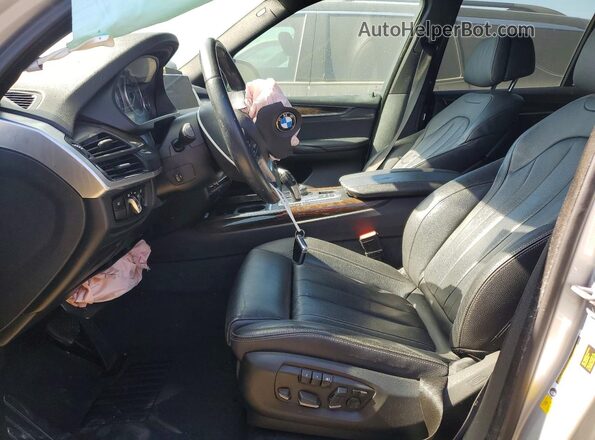 5UXKR2C39H0W43389 2017 BMW X5 Silver Front interior view