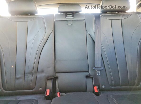 5UXKR2C39H0W43389 2017 BMW X5 Silver Rear seats view