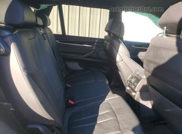 5UXKR2C39H0W43389 2017 BMW X5 Silver Rear interior view
