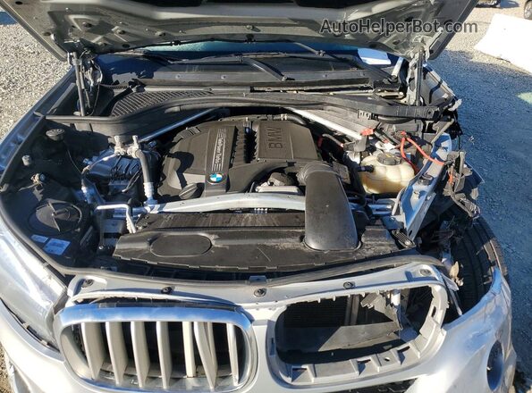 5UXKR2C39H0W43389 2017 BMW X5 Silver Engine compartment view