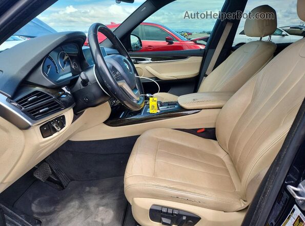 5UXKR2C39H0X05678 2017 BMW X5 Синий Вид салона спереди