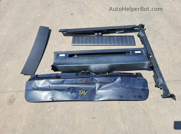 5UXKR2C51J0X09506 2018 BMW X5 Charcoal Вид наклейки з VIN-кодом