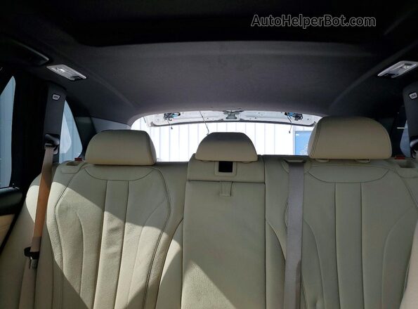 5UXKR2C52J0Z16129 2018 BMW X5 White Widok tylnych siedzeń