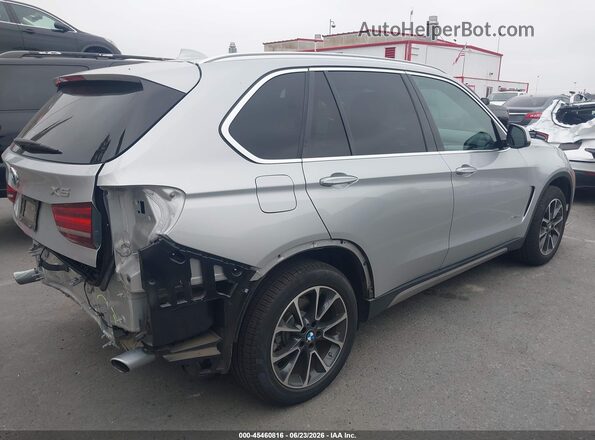 5UXKR2C5XH0U19856 2017 BMW X5 White Rear right