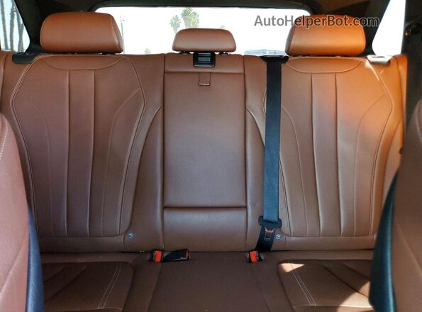 5UXKT0C30H0S81264 2017 BMW X5 Black Widok tylnych siedzeń