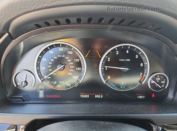 5UXKT0C37H0V97230 2017 BMW X5 White ხელსაწყოთა პანელის ხედი