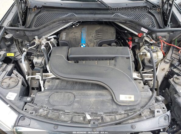 5UXKT0C50J0W01111 2018 BMW X5 Black Widok z tyłu