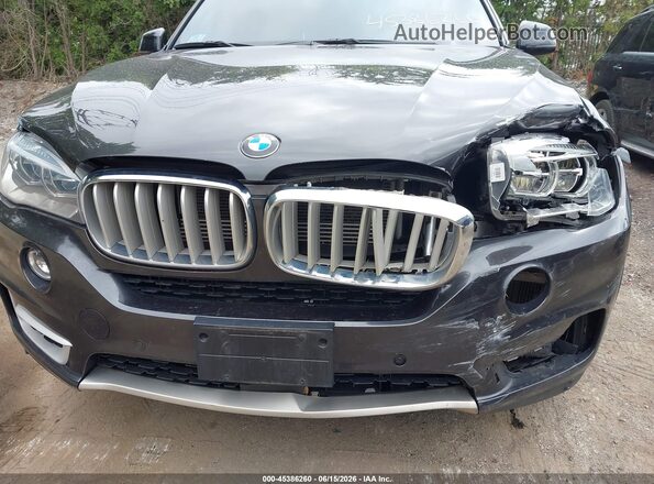 5UXKT0C50J0W01111 2018 BMW X5 Black Widok z przodu