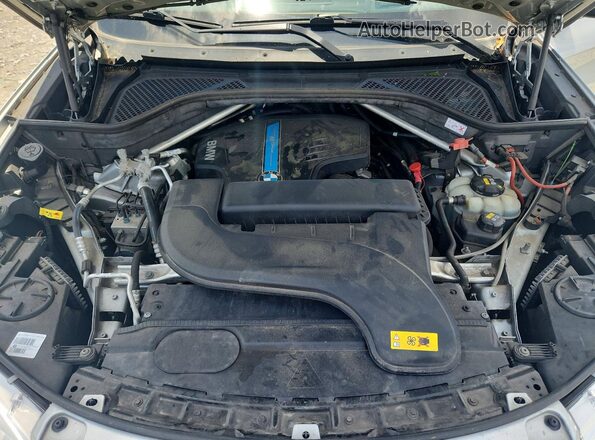 5UXKT0C52J0W02423 2018 BMW X5 Silver 