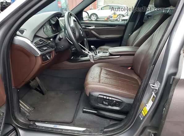 5UXKT0C57J0W03387 2018 BMW X5 Silver Вид салону спереду