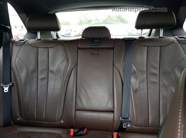 5UXKT0C57J0W03387 2018 BMW X5 Silver Вид задніх сидінь