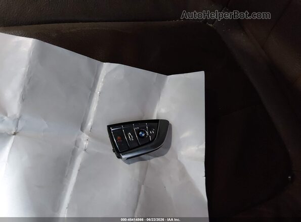 5UXKT0C59H0S80549 2017 BMW X5 White Vista del salpicadero