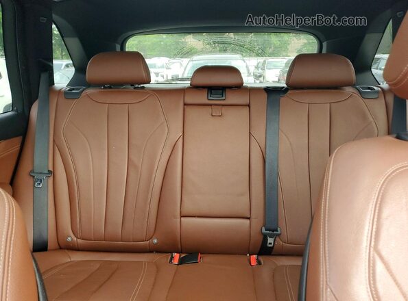 5UXKT0C5XJ0W02122 2018 BMW X5 Blue Вид задніх сидінь