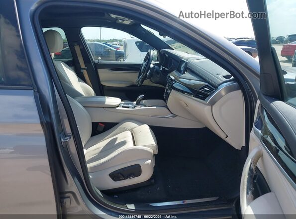 5UXKU0C5XG0F92359 2016 BMW X6 Gray Widok wnętrza z przodu